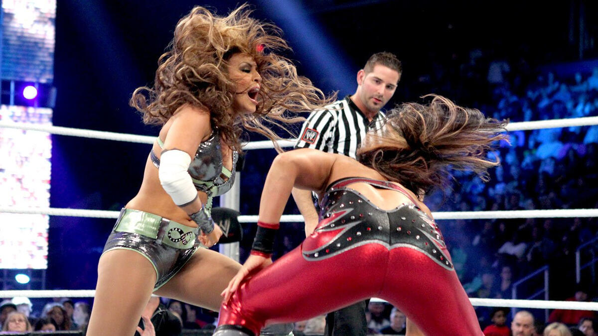 Layla vs. Tamina Snuka: photos | WWE