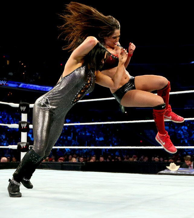 Nikki Bella vs. Aksana: photos