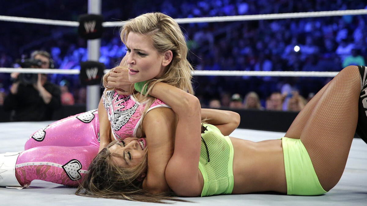 Nikki Bella vs. Natalya – Special Guest Referee Eva Marie: photos | WWE