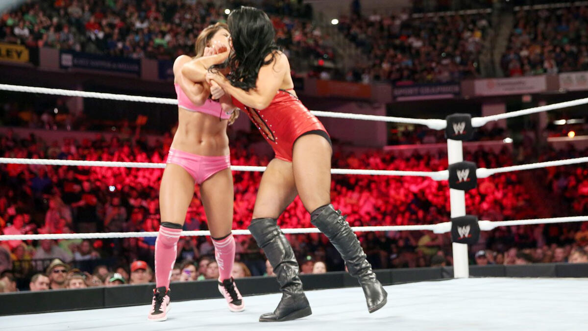 Nikki Bella vs. Aksana: photos