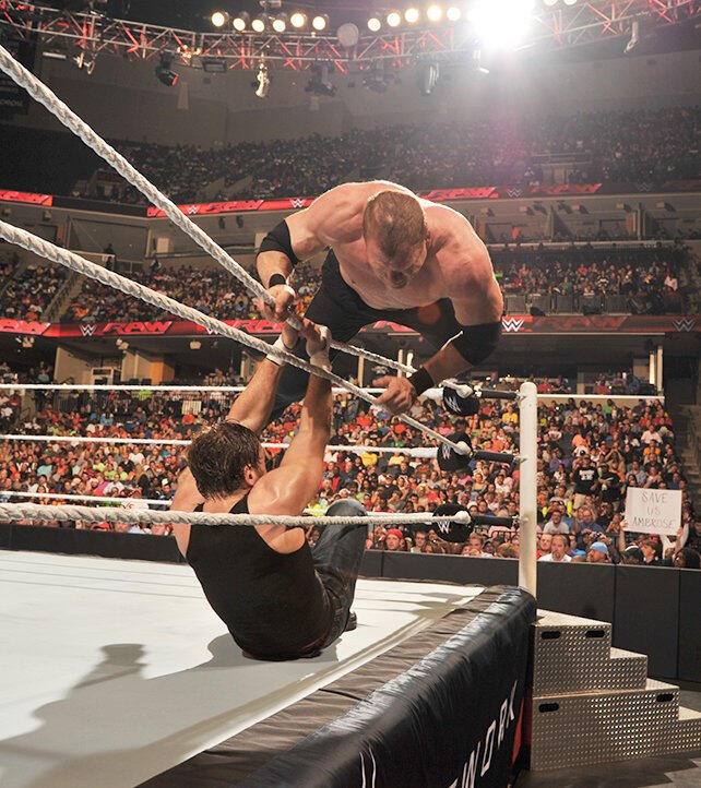 Dean Ambrose vs. Kane: photos | WWE