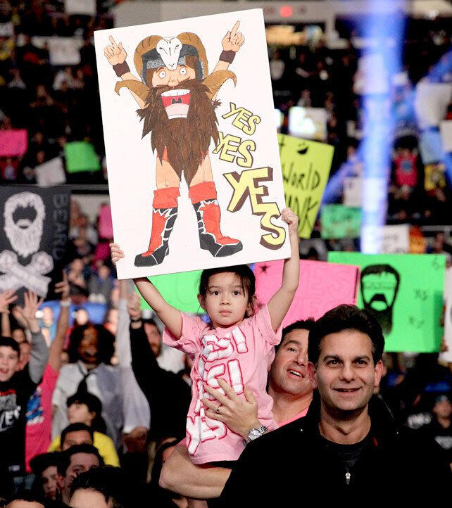 25 Best Modern Raw Fan Signs Photos Wwe