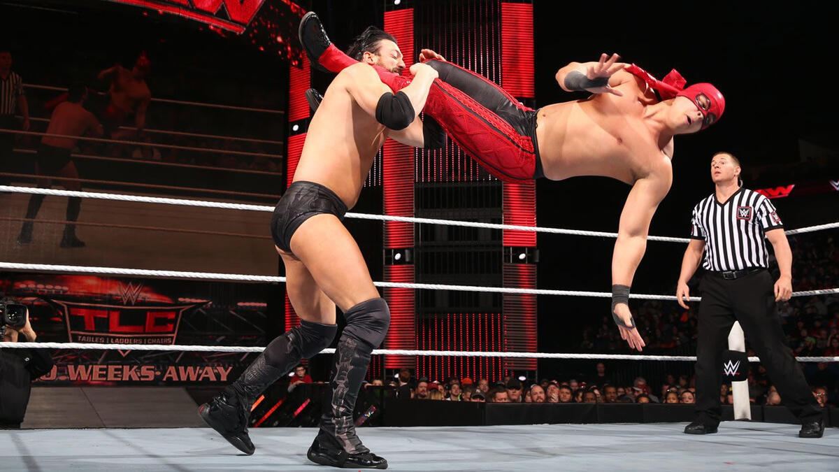 Fernando vs. Damien Mizdow: photos | WWE