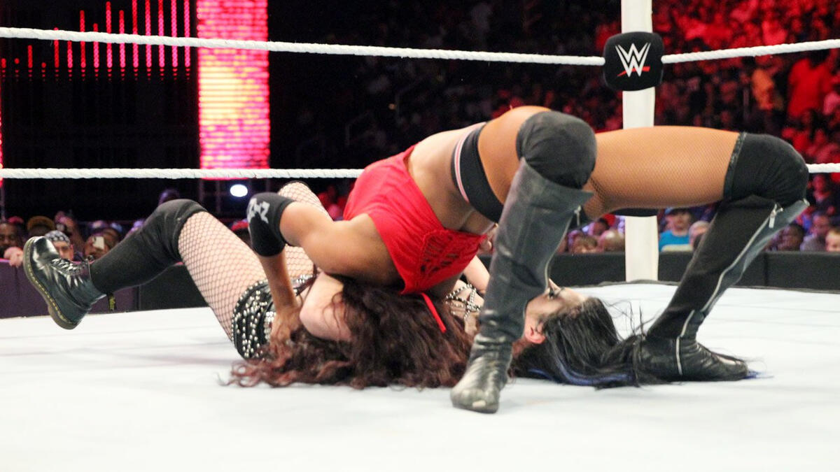 Paige vs. Alicia Fox: photos | WWE