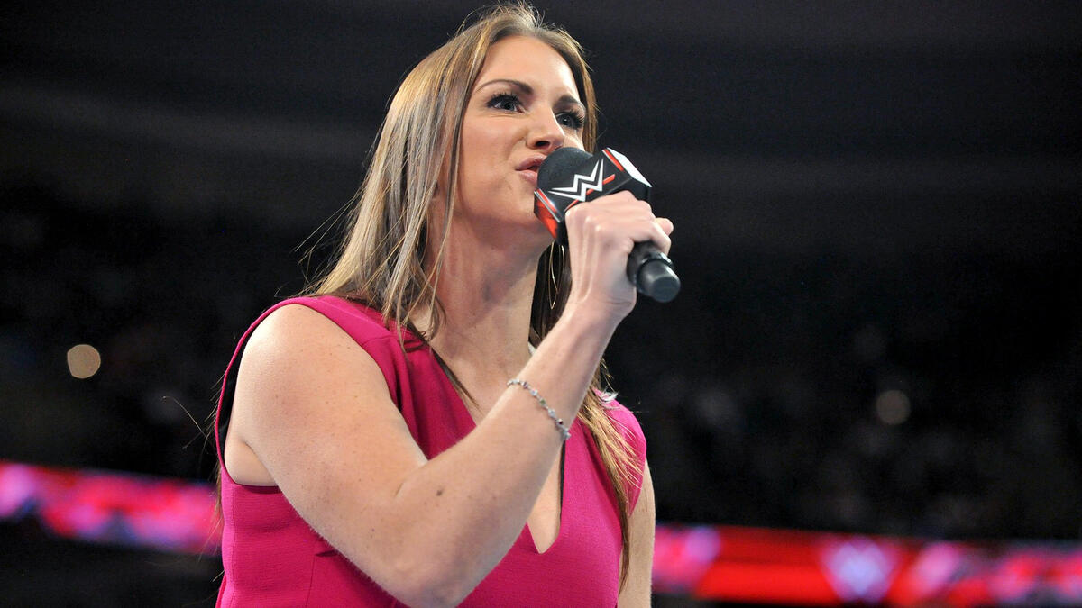 Stephanie McMahon is furious with Roman Reigns: photos | WWE