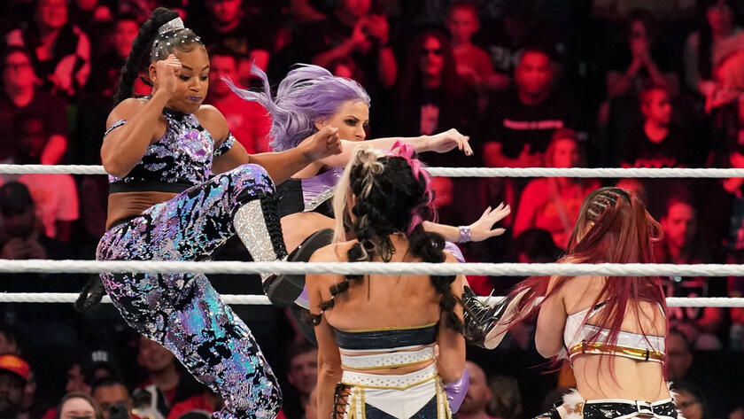 WWE RAW RESULTS: Belair Rebounds from Surprise Attack and Gains Back  Friendly Faces as Allies (October 31st 2022)