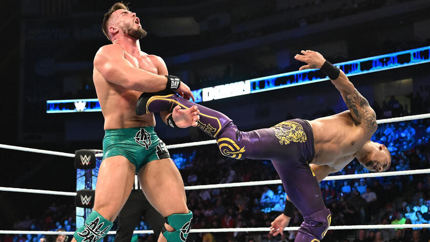 Carmelo Hayes vs. Austin Theory: SmackDown highlights, Jan. 12, 2024 | WWE
