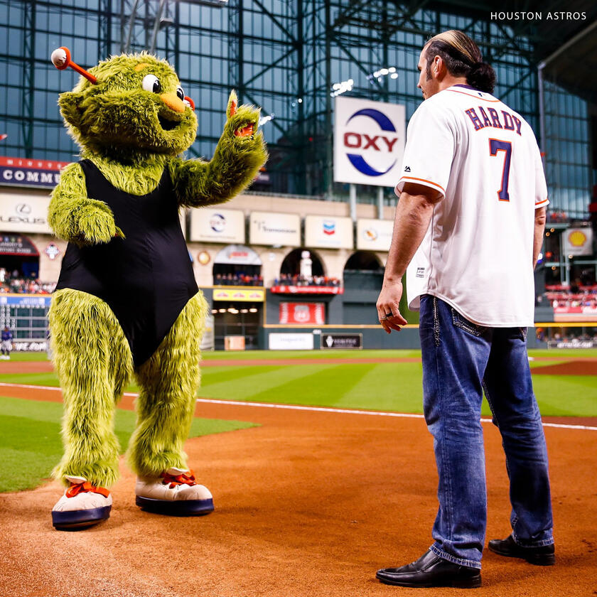 Orbit, Houston Astro's mascot clash a security guard on Make a GIF