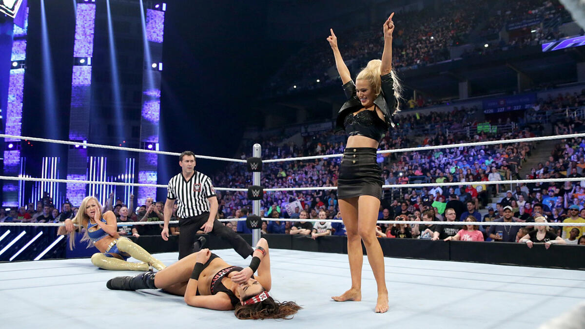 Brie Bella Vs Summer Rae Photos Wwe 