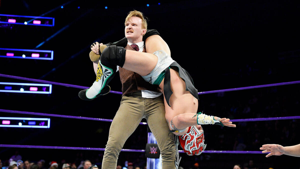 Kalisto vs. Gentleman Jack Gallagher: WWE 205 Live, Dec. 12, 2017  WWE