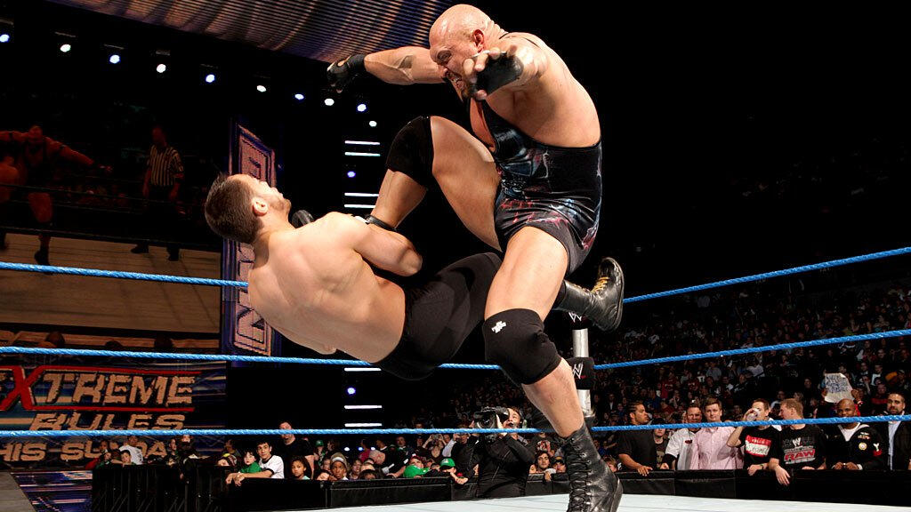 Ryback vs. local athlete: SmackDown, April 27, 2012 | WWE