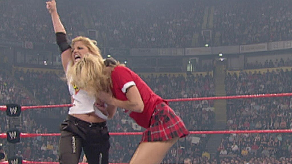 Trish Stratus vs. Stacy Keibler Raw, October 11, 2004 WWE