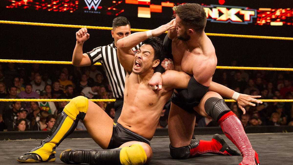 Finn Bálor vs. Hideo Itami - NXT Championship No. 1 Contender's ...