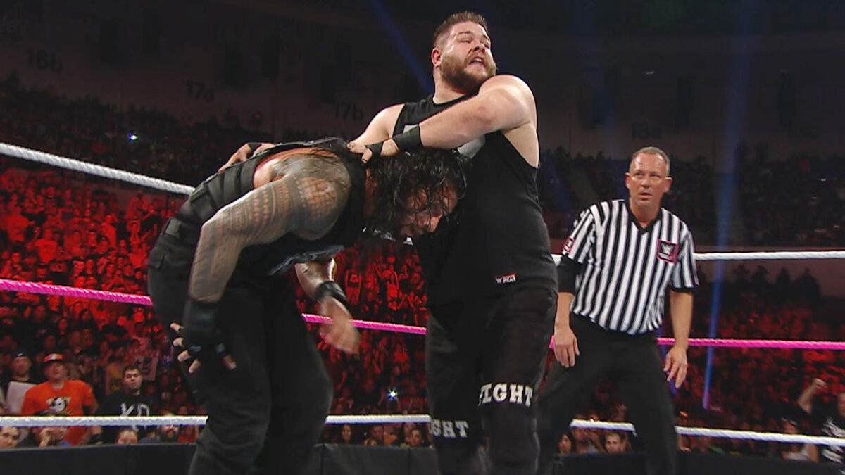 No. 1 Contender's Fatal 4-Way Match: Raw, October 26, 2015 | WWE