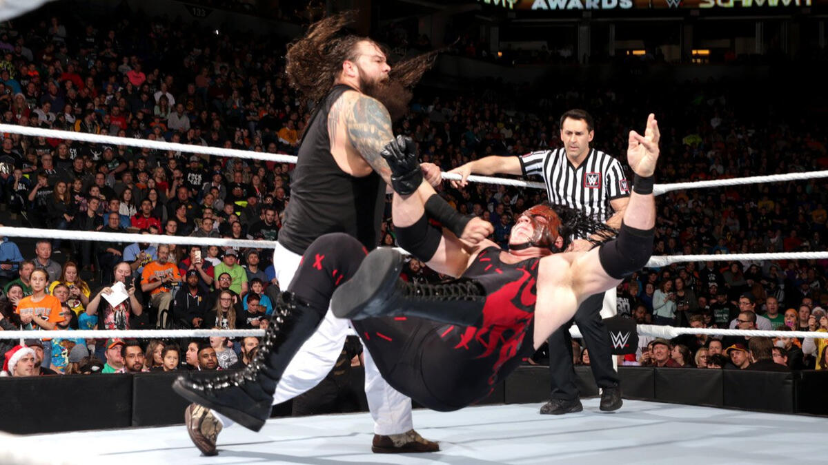 Kane vs. Bray Wyatt: Raw, December 21, 2015 | WWE