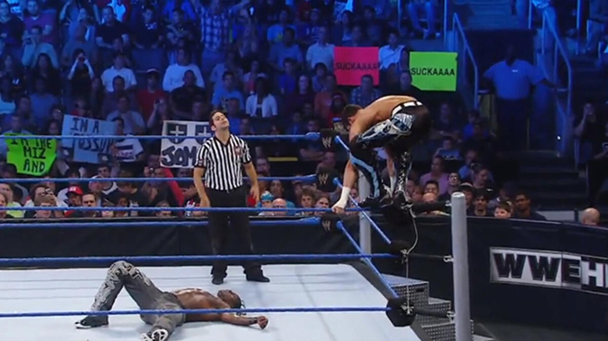 SmackDown: Evan Bourne vs. R-Truth | WWE