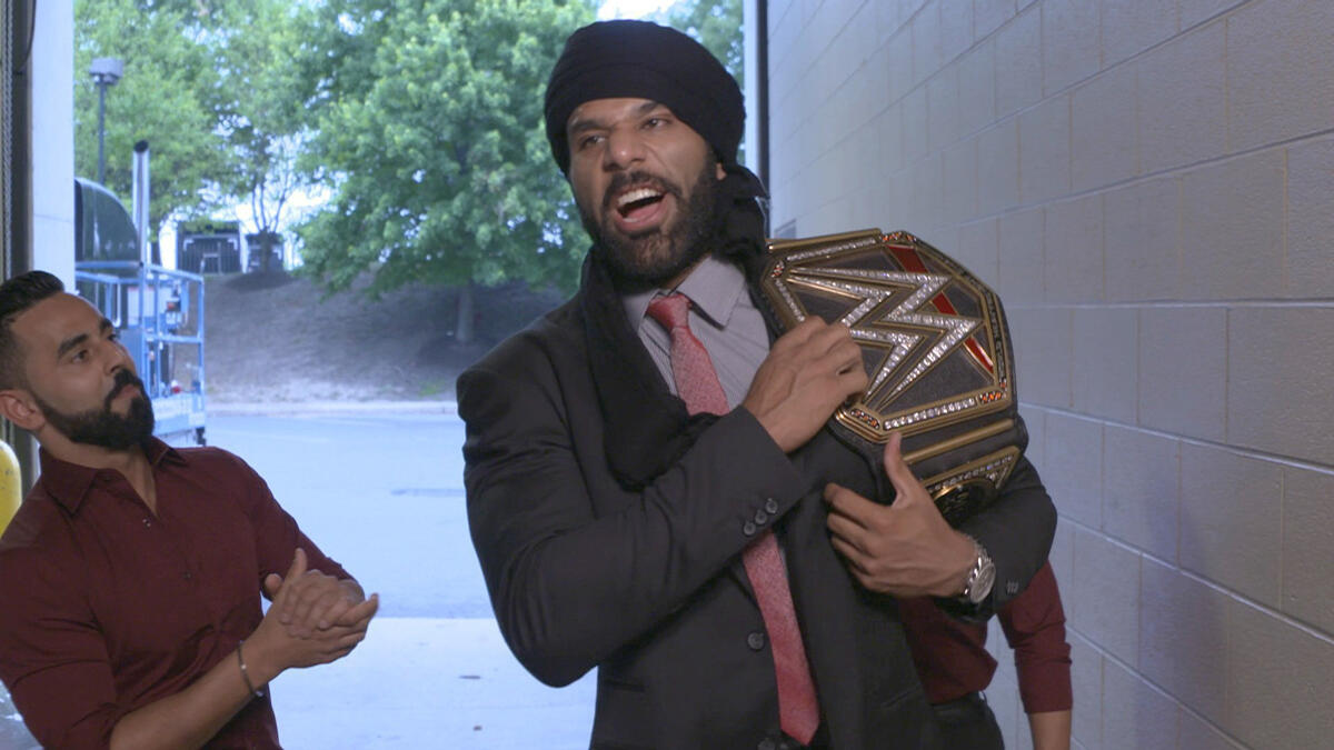 WWE Champion Jinder Mahal Exudes Confidence As He Arrives At WWE ...