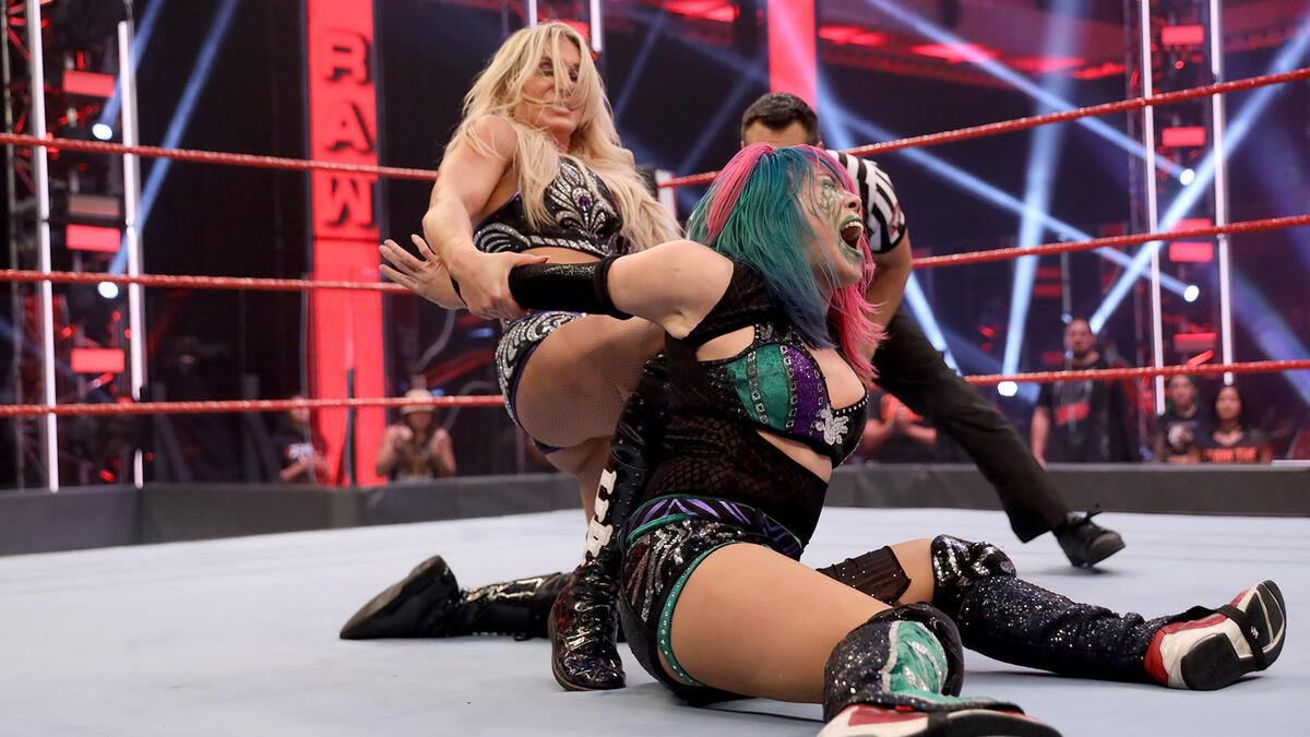 Asuka vs. Charlotte Flair: Raw, June 8, 2020 | WWE