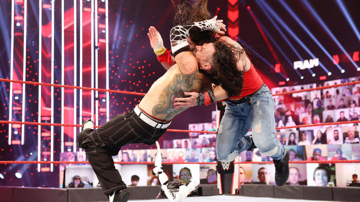 Jeff Hardy vs. Elias: Raw, Jan. 11, 2021 | WWE