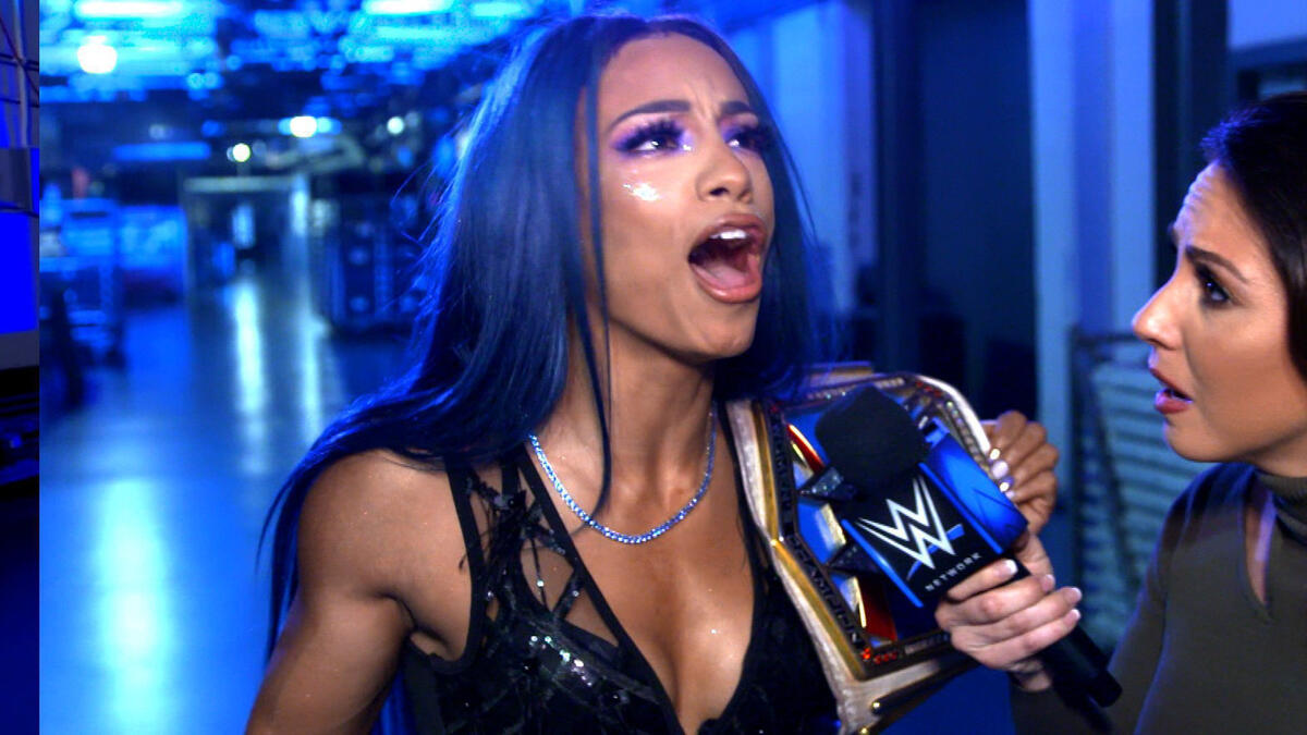 Sasha Banks lets Bianca Belair know she still runs the blue brand: WWE ...