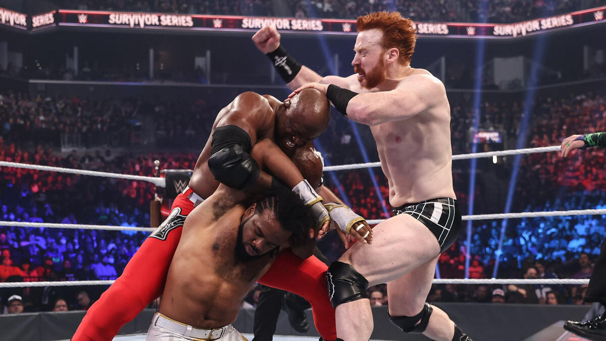 Bobby Lashley Sparks A Huge Melee After Eliminating King Woods Survivor Series 2021 Wwe 