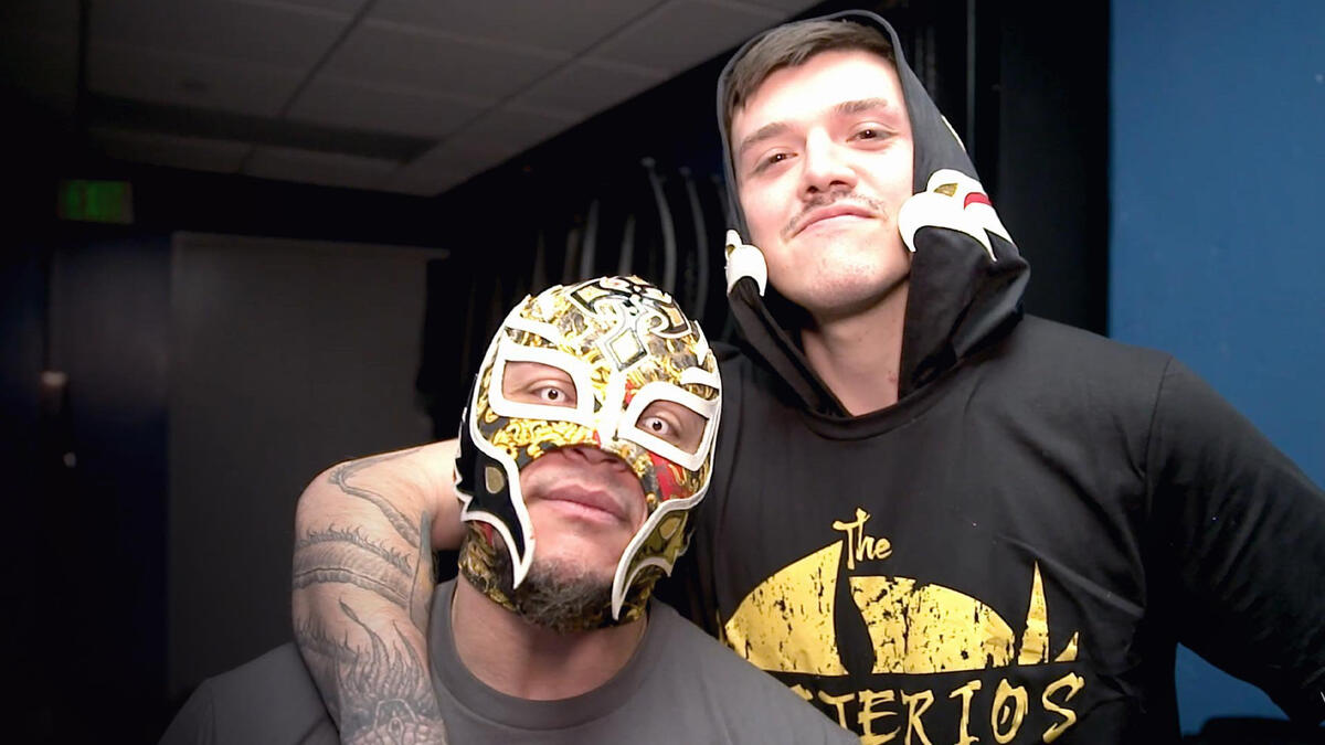 Rey & Dominik Mysterio declaran para Royal Rumble: Raw Exclusive, Jan ...