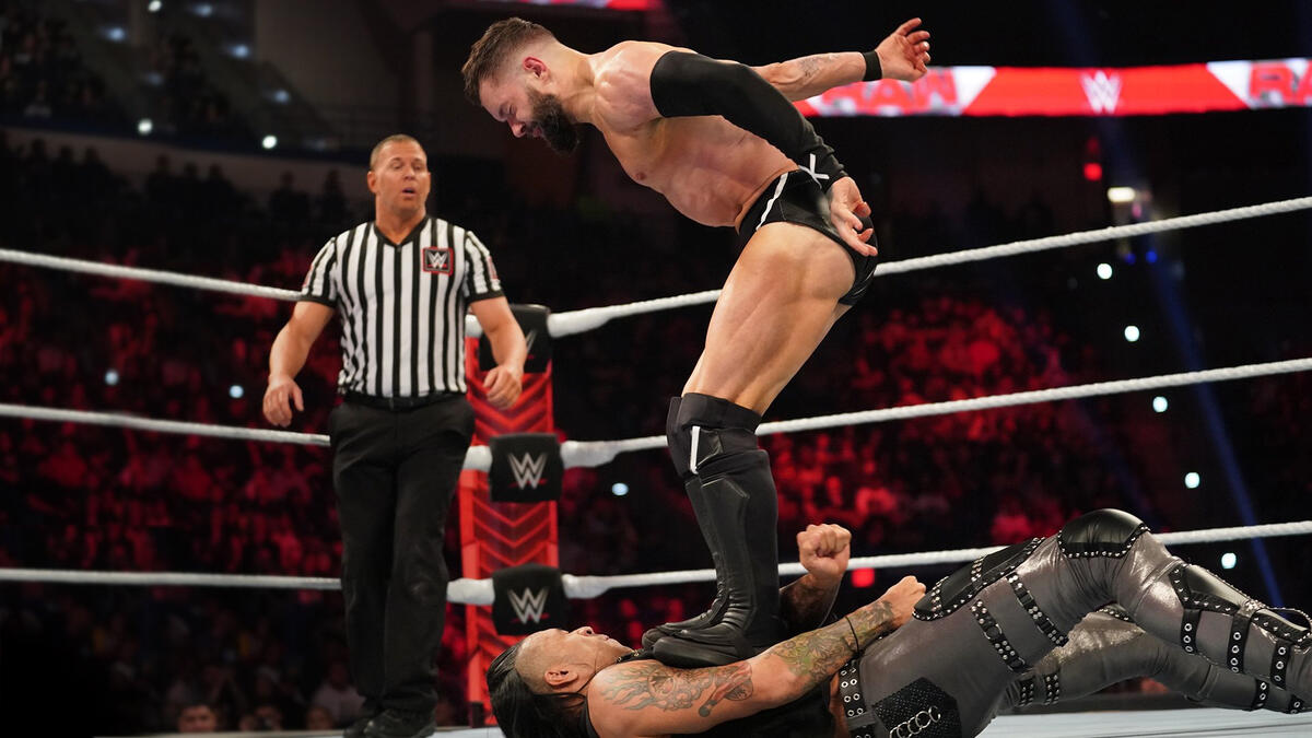 Finn Bálor Vs. Damian Priest: Raw, May 9, 2022 | WWE