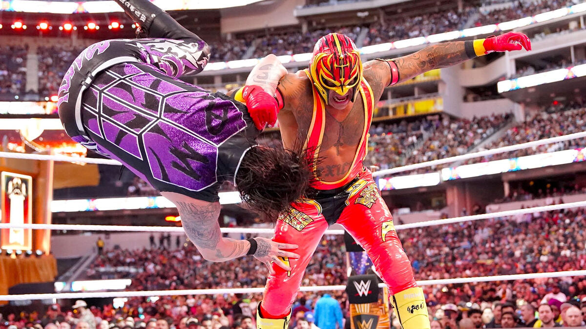 Rey Mysterio vs. Dominik Mysterio: WrestleMania 39 Saturday Highlights ...