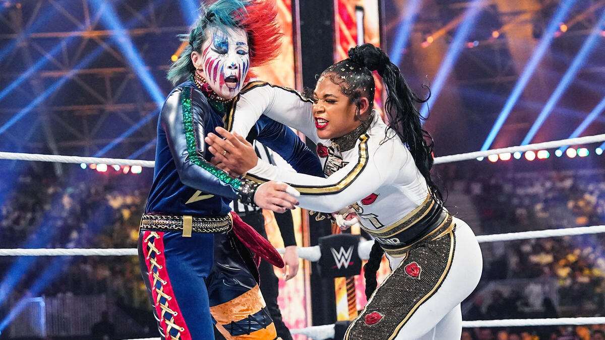 Bianca Belair and Asuka throw down in title showdown WWE Night of
