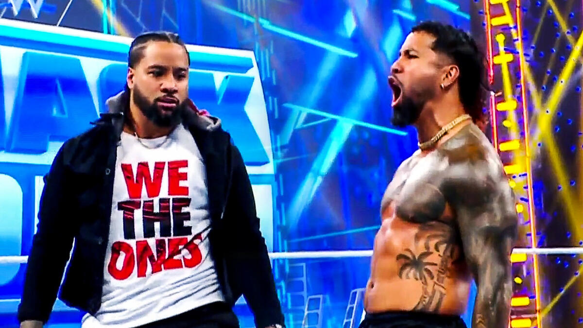 The Usos Superkick Roman Reigns to shatter The Bloodline: SmackDown ...