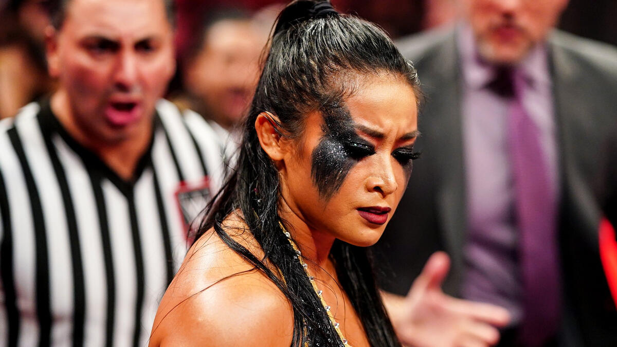 Xia Li knocks out Becky Lynch before Battle Royal: Raw highlights, Nov ...