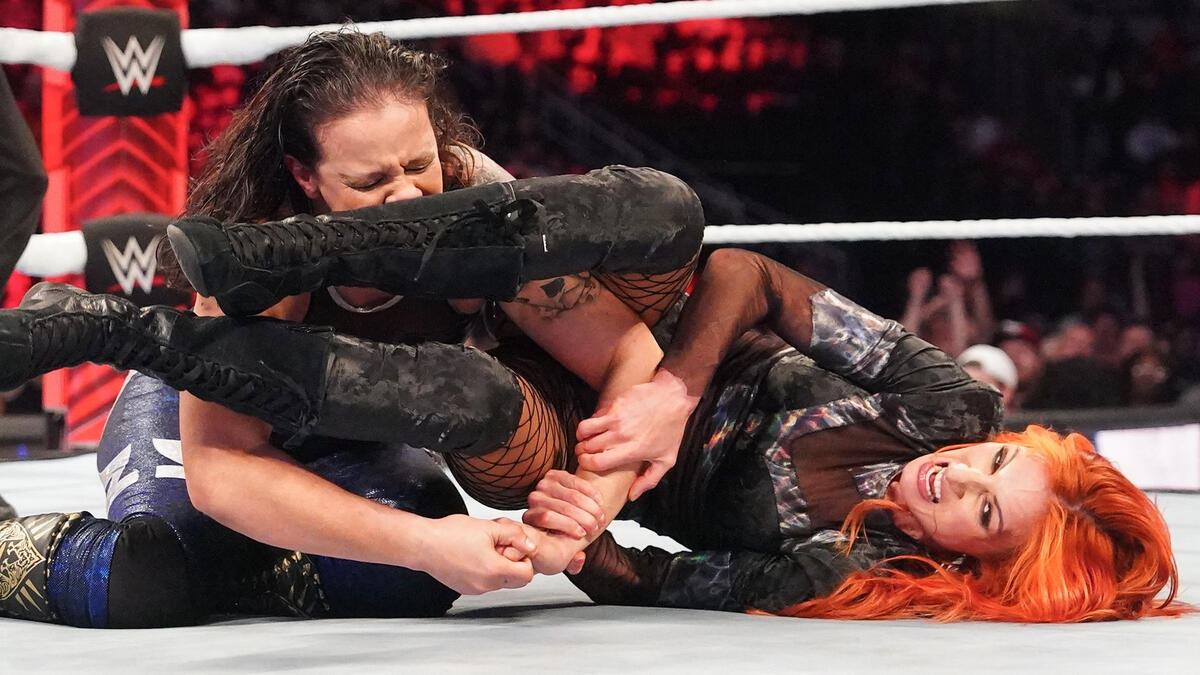 Becky Lynch takes on Shayna Baszler – Qualifying Match: Raw highlights ...