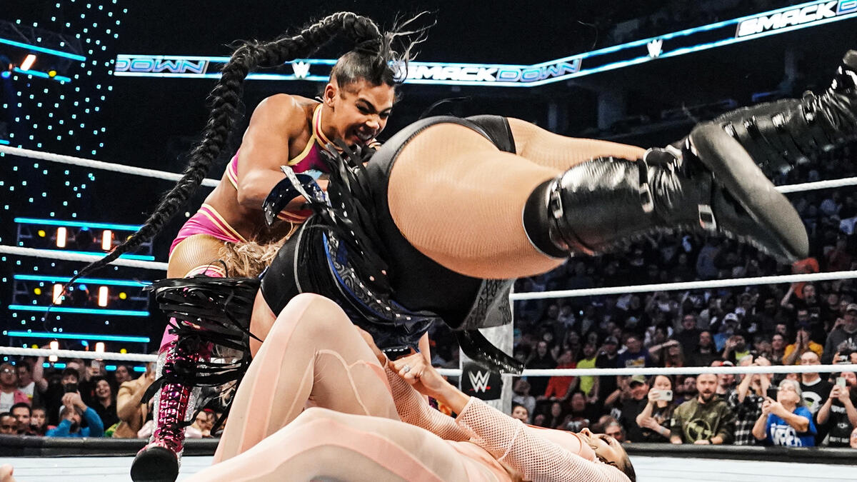 Bianca Belair takes her anger out on Piper Niven SmackDown highlights