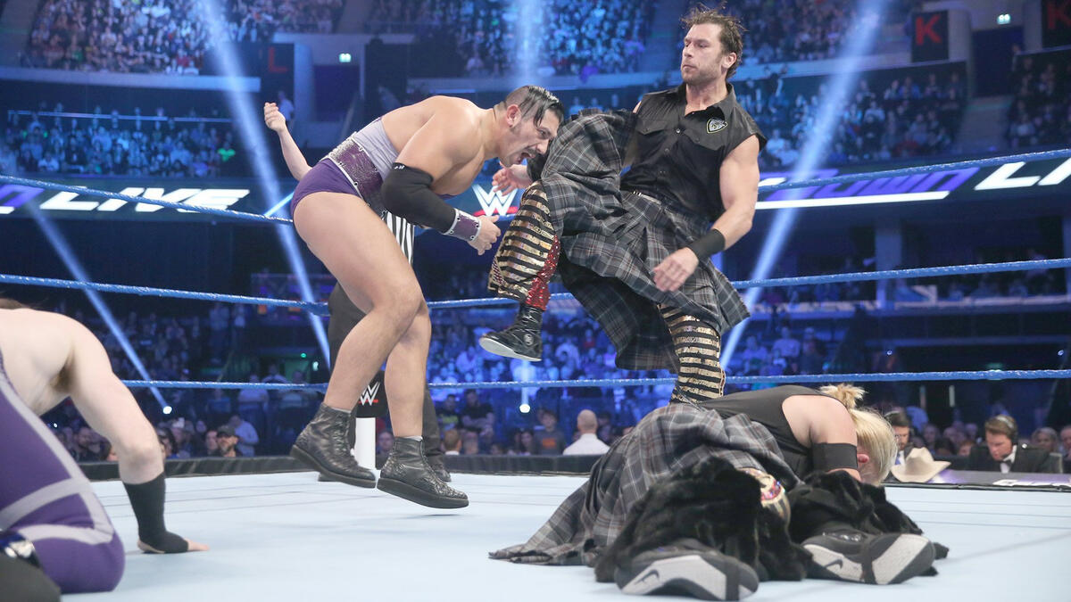 Breezango vs. The Vaudevillains – 10-on-10 Traditional Survivor Series ...