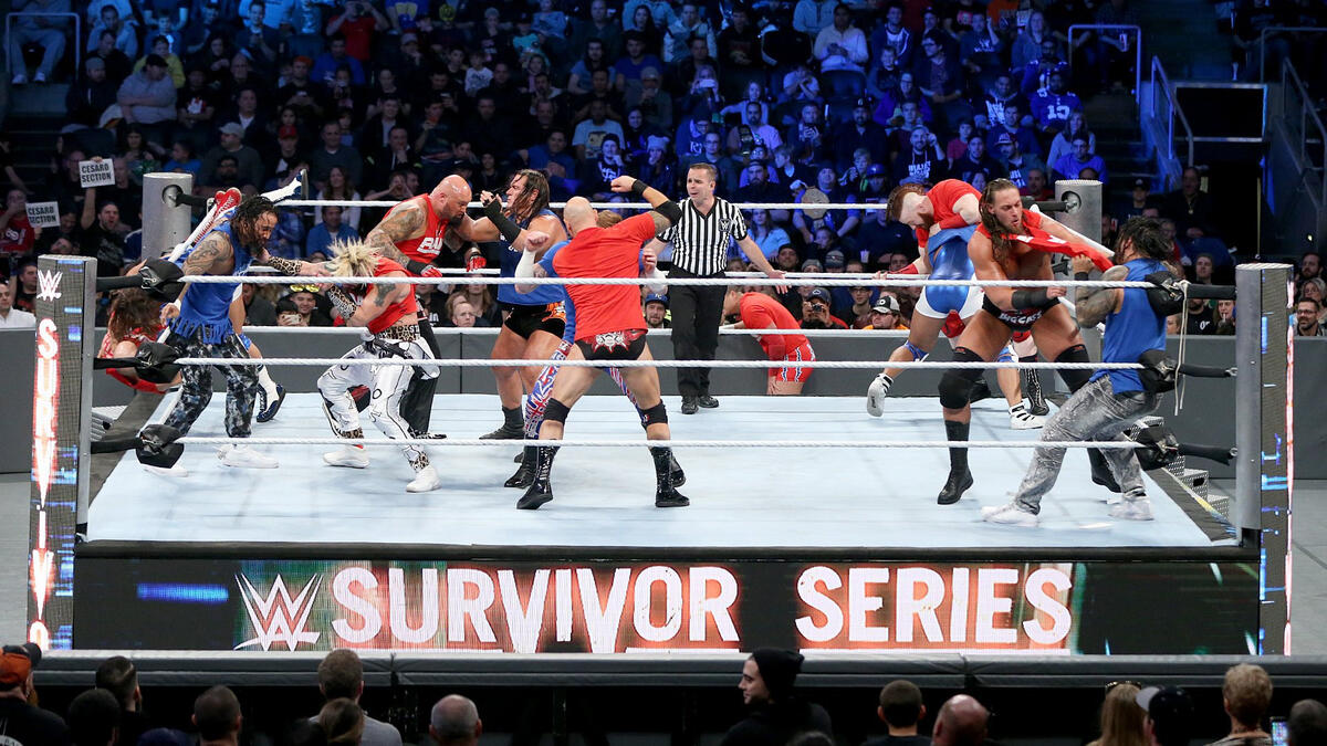 Team Raw vs. Team SmackDown LIVE 10on10 Traditional Survivor