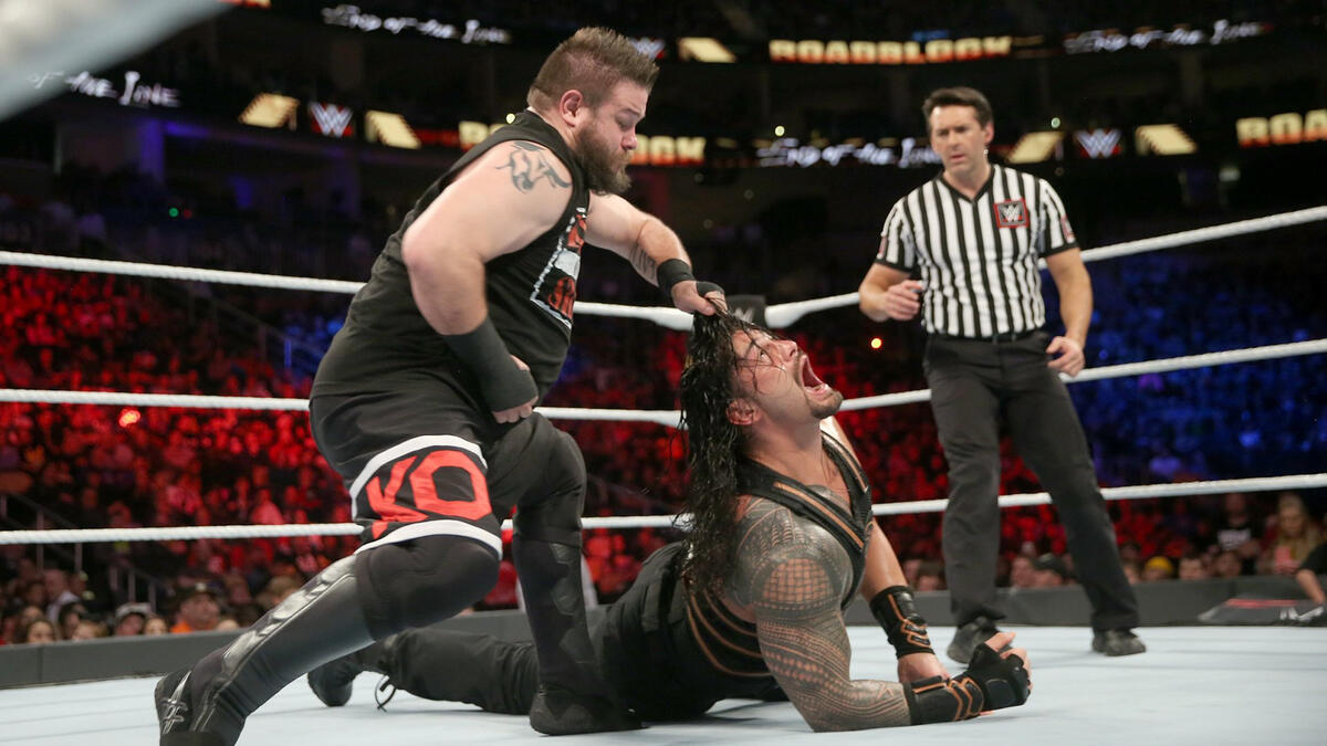 Kevin Owens vs. Roman Reigns – WWE Universal Championship Match: photos ...