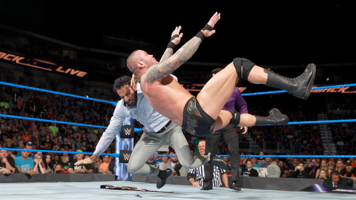 Randy Orton vs. Erick Rowan – No Disqualification Match: photos | WWE