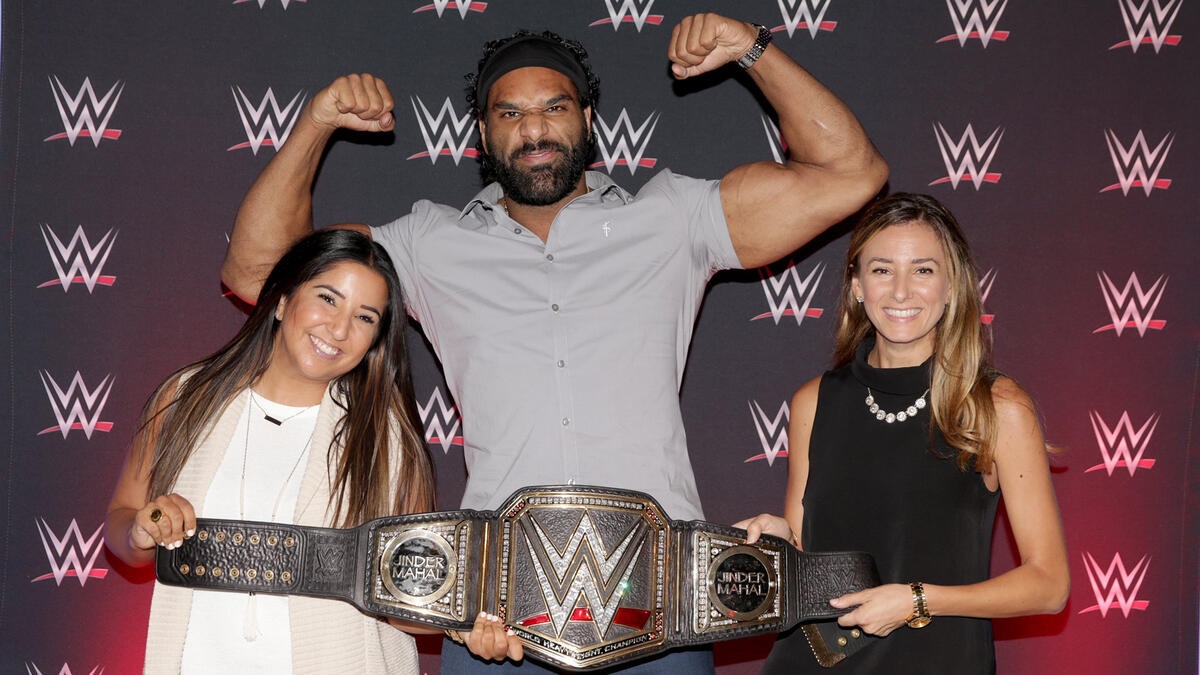 Jinder Mahal signs autographs at Stub Hub in New York City: photos | WWE