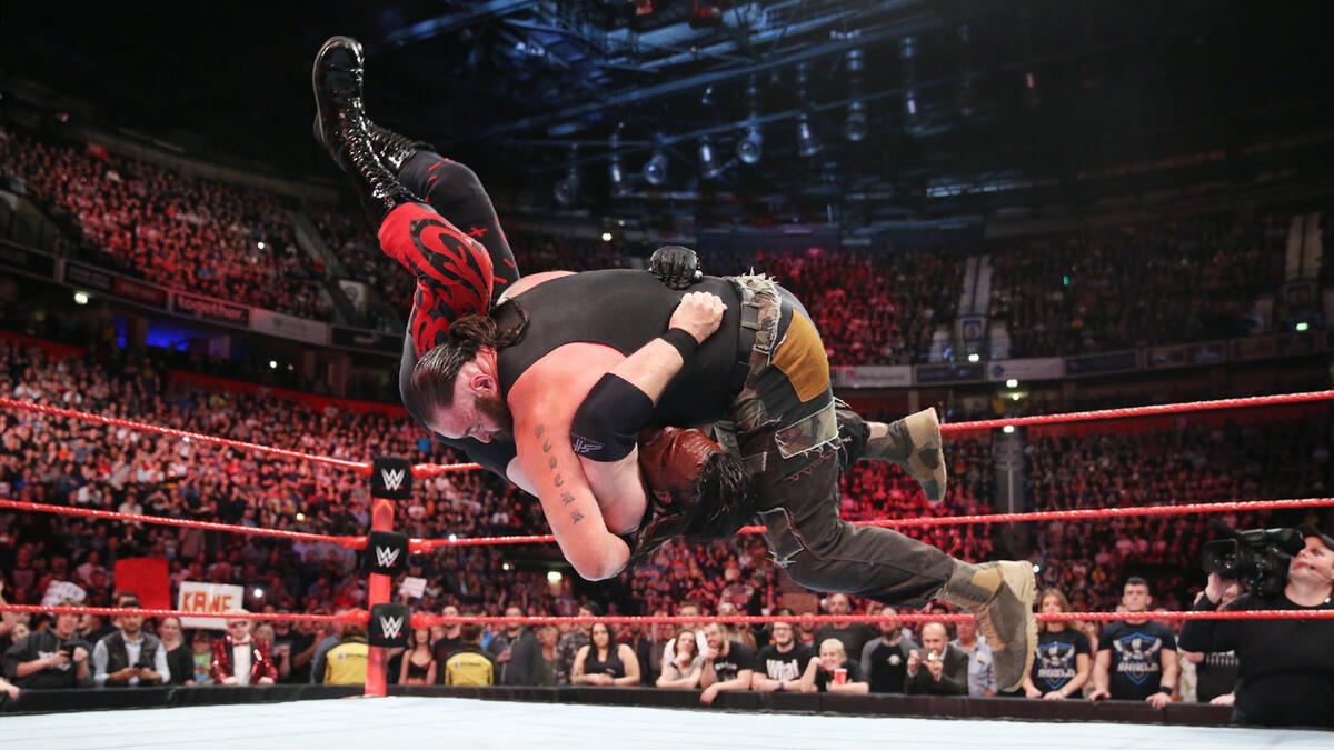 Braun Strowman vs. The Miz: photos | WWE