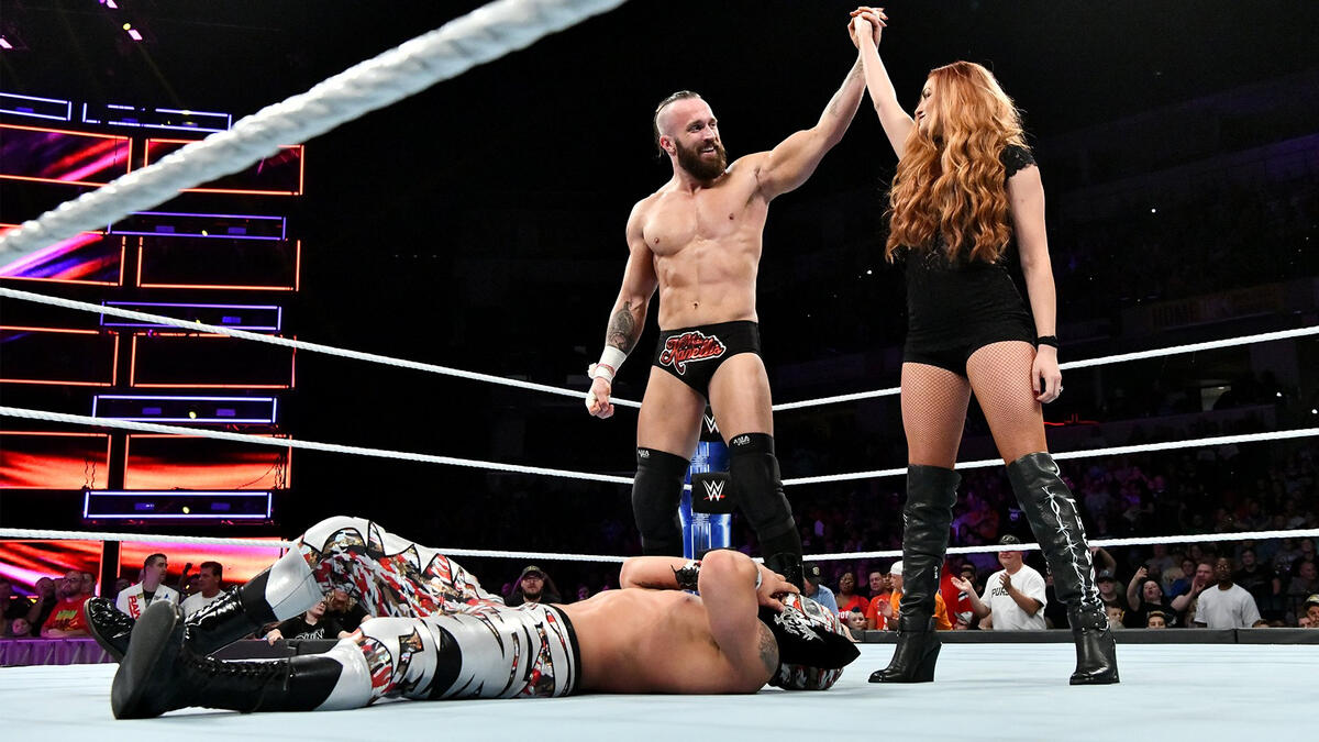 Mike Kanellis attacked Lince Dorado  WWE