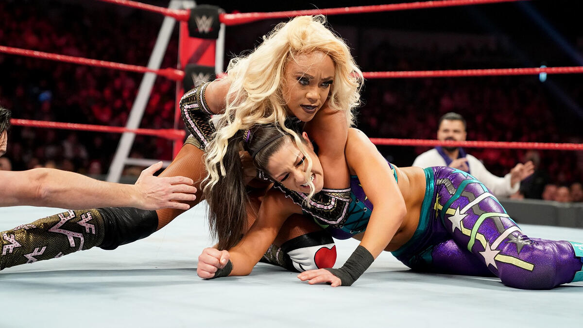 Bayley vs. Alicia Fox: photos | WWE