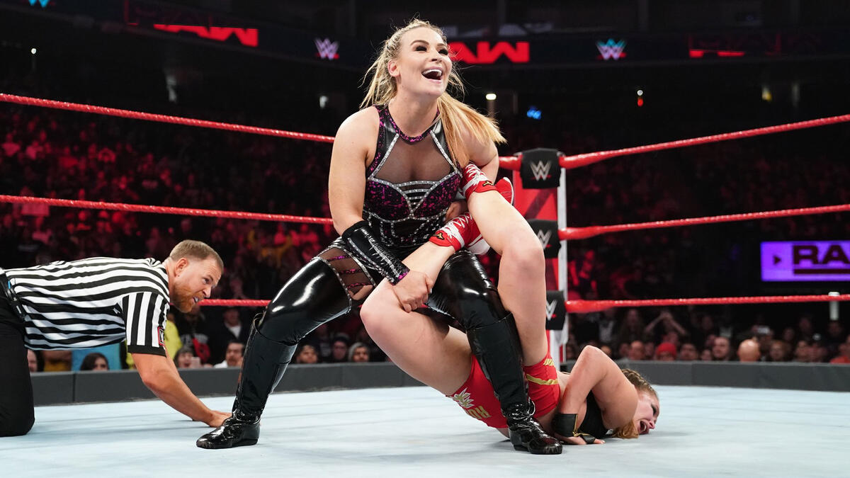 Ronda Rousey vs. Natalya – Raw Women’s Championship Match: photos | WWE