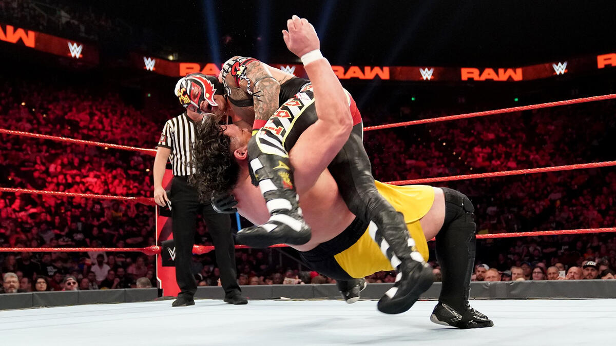 Rey Mysterio vs. Samoa Joe: photos | WWE