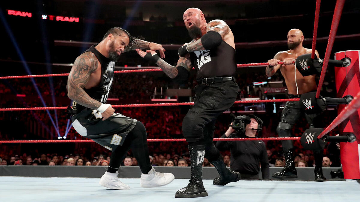 The Usos def. Luke Gallows & Karl Anderson | WWE