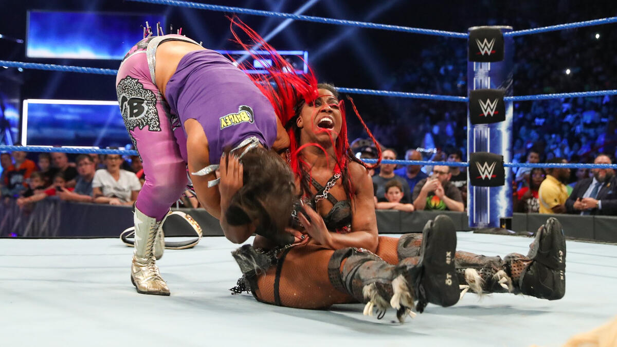 Ember Moon vs. Charlotte Flair: photos | WWE