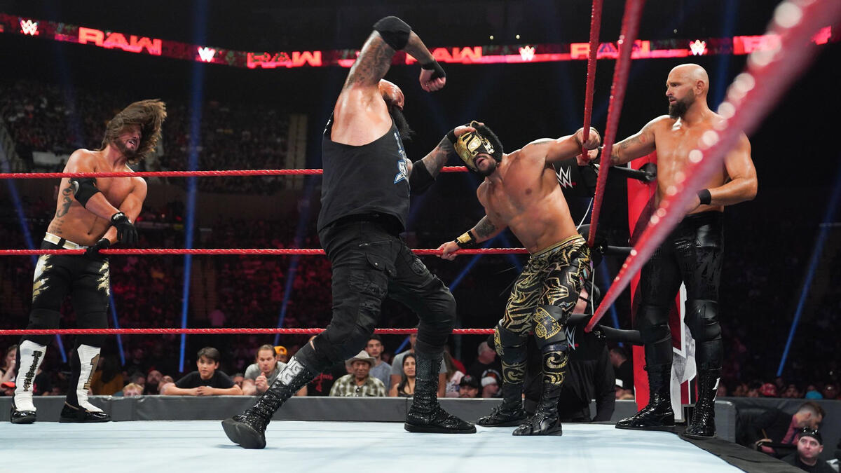 Lucha House Party vs. The Club: photos | WWE