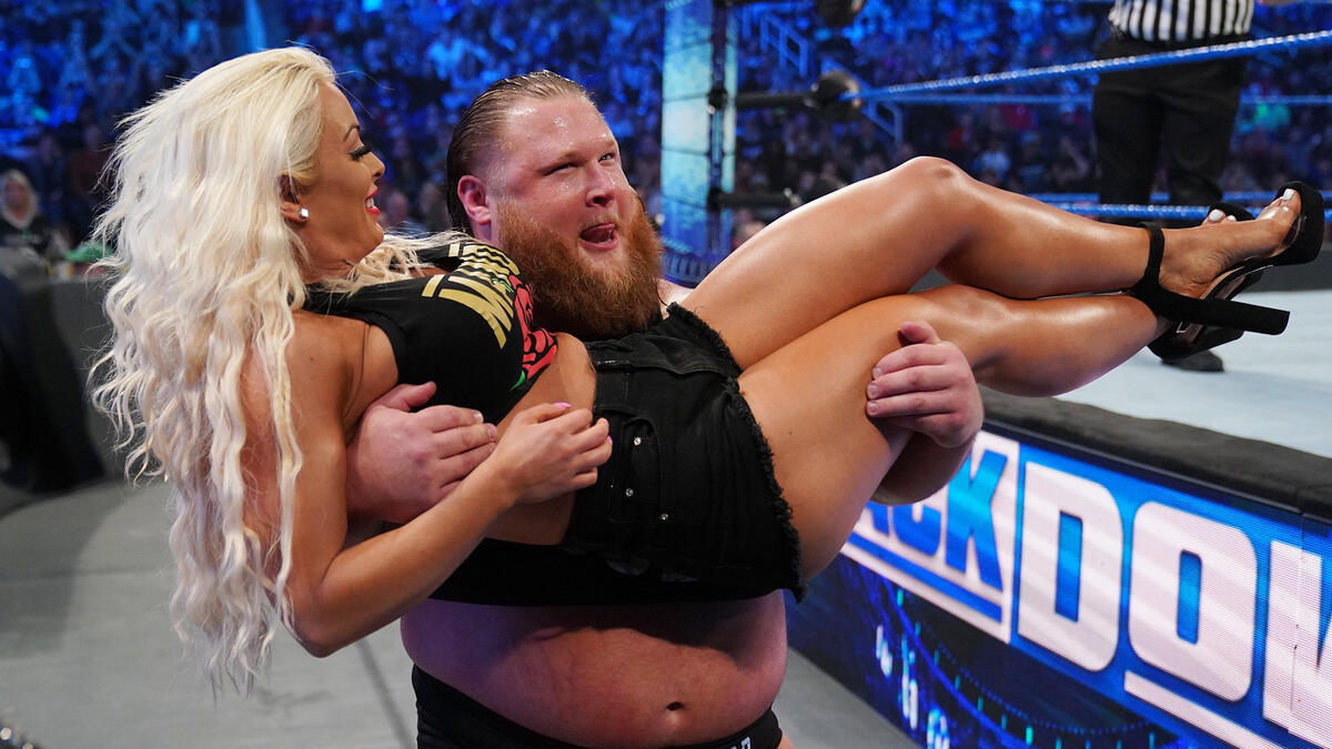 This week in WWE GIFs: Love is in the air and more | WWE