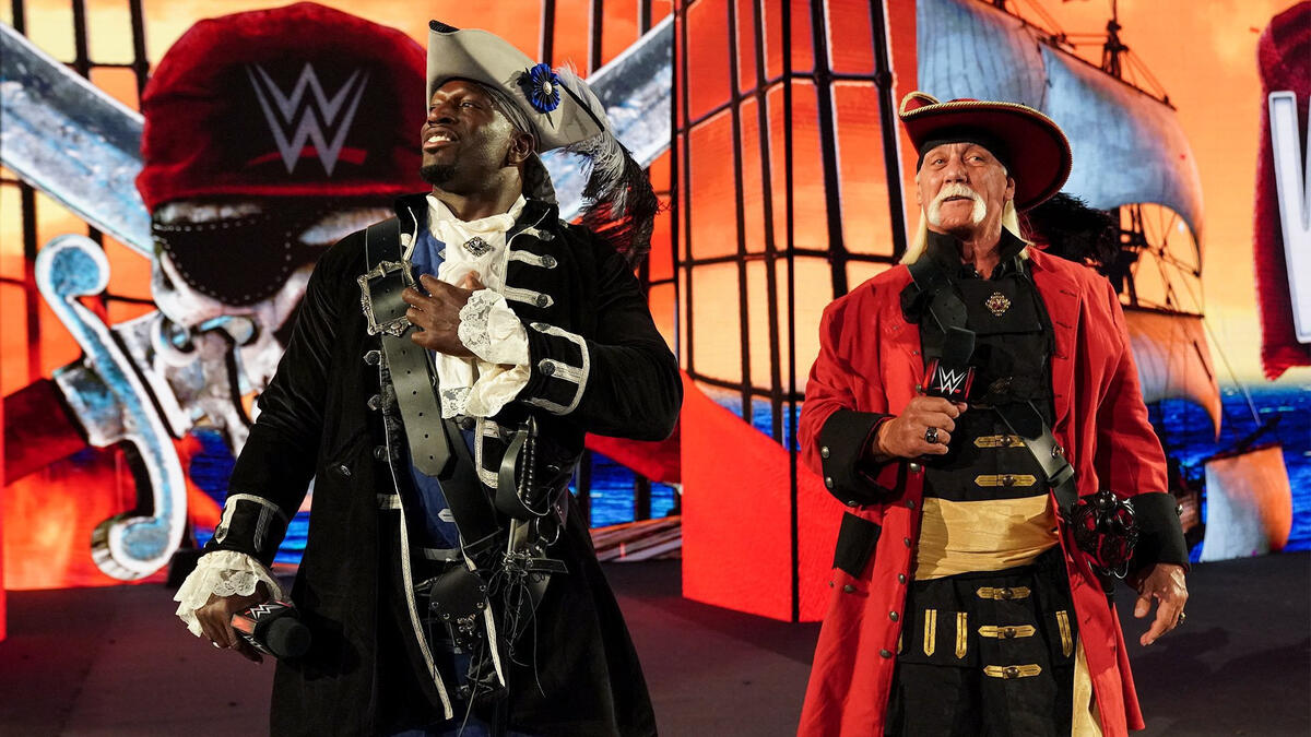 Hulk Hogan And Titus O'Neil Welcome WWE Universe To WrestleMania Night ...