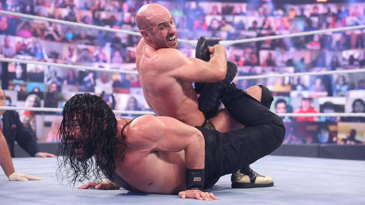 Roman Reigns vs. Cesaro -- Universal Championship Match: photos | WWE