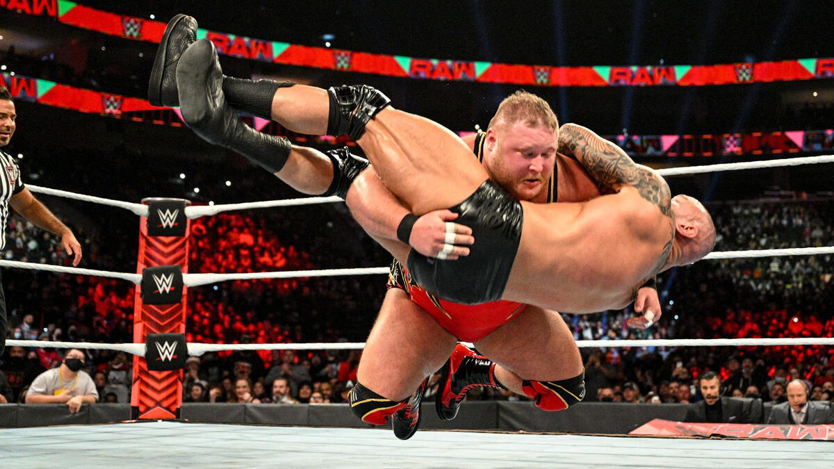 The jaw-dropping images of Raw, Jan. 10, 2022: photos | WWE